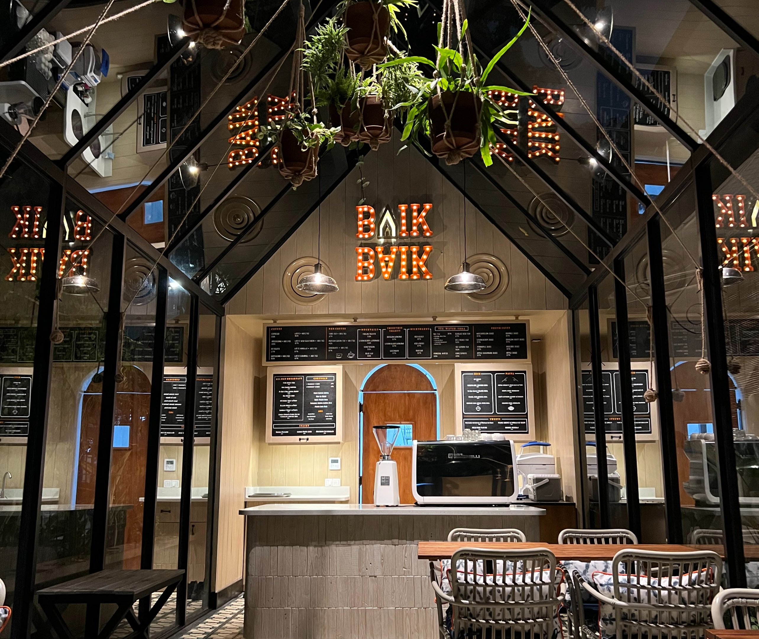 Baik Baik Garden Cafe