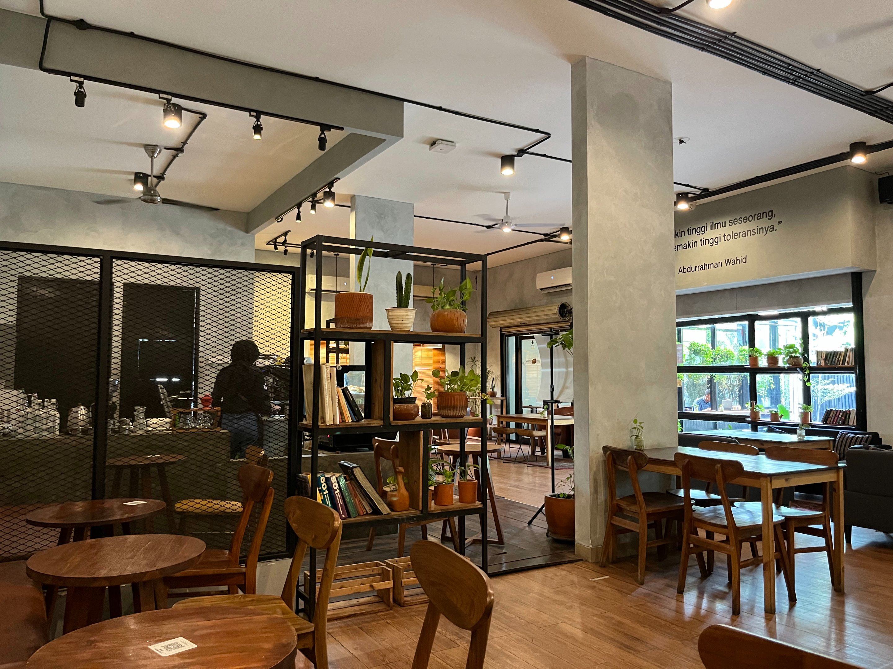 Diskusi Kopi & Ruang Berbagi Kawi