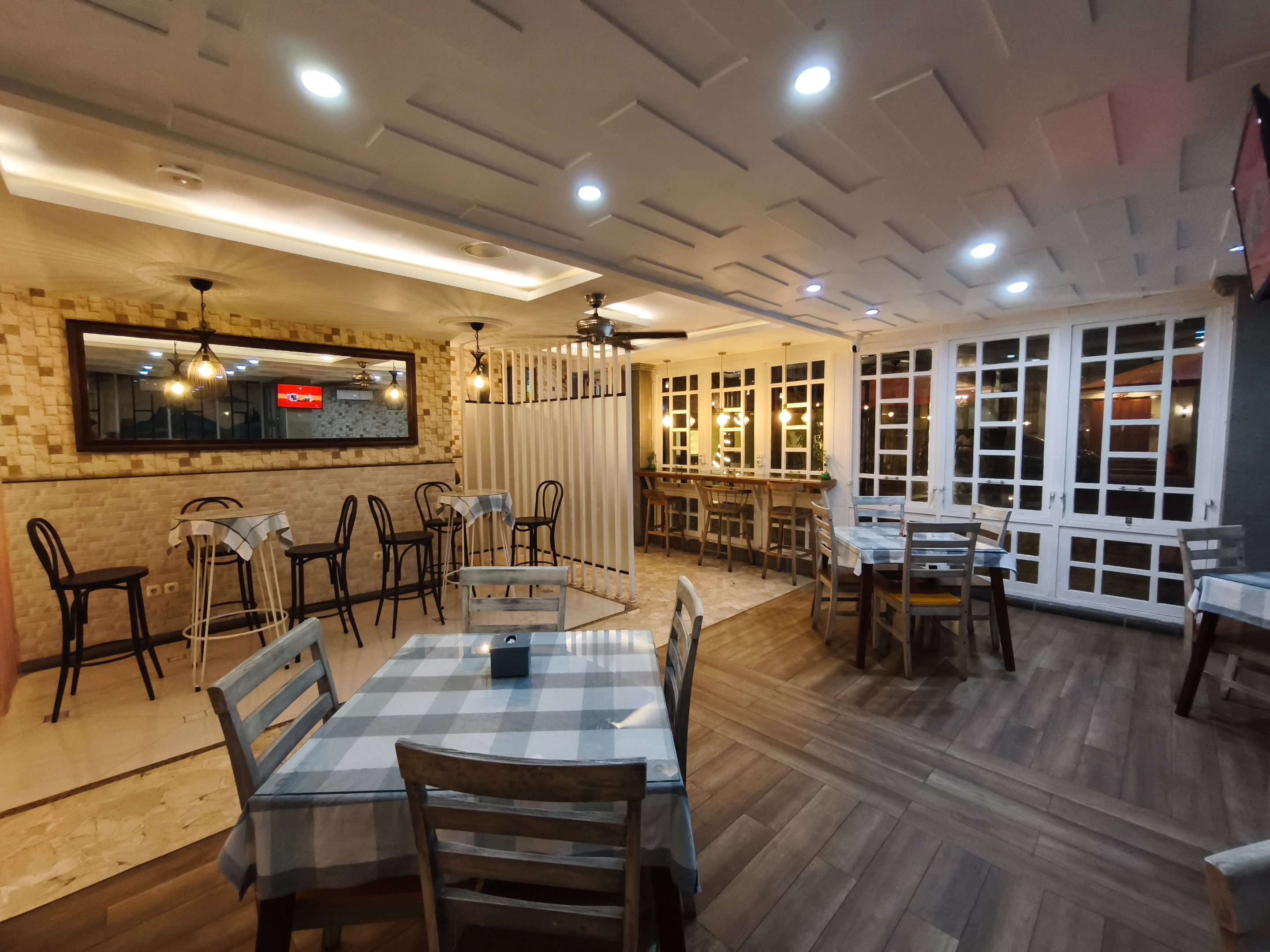 SamPan Cafe