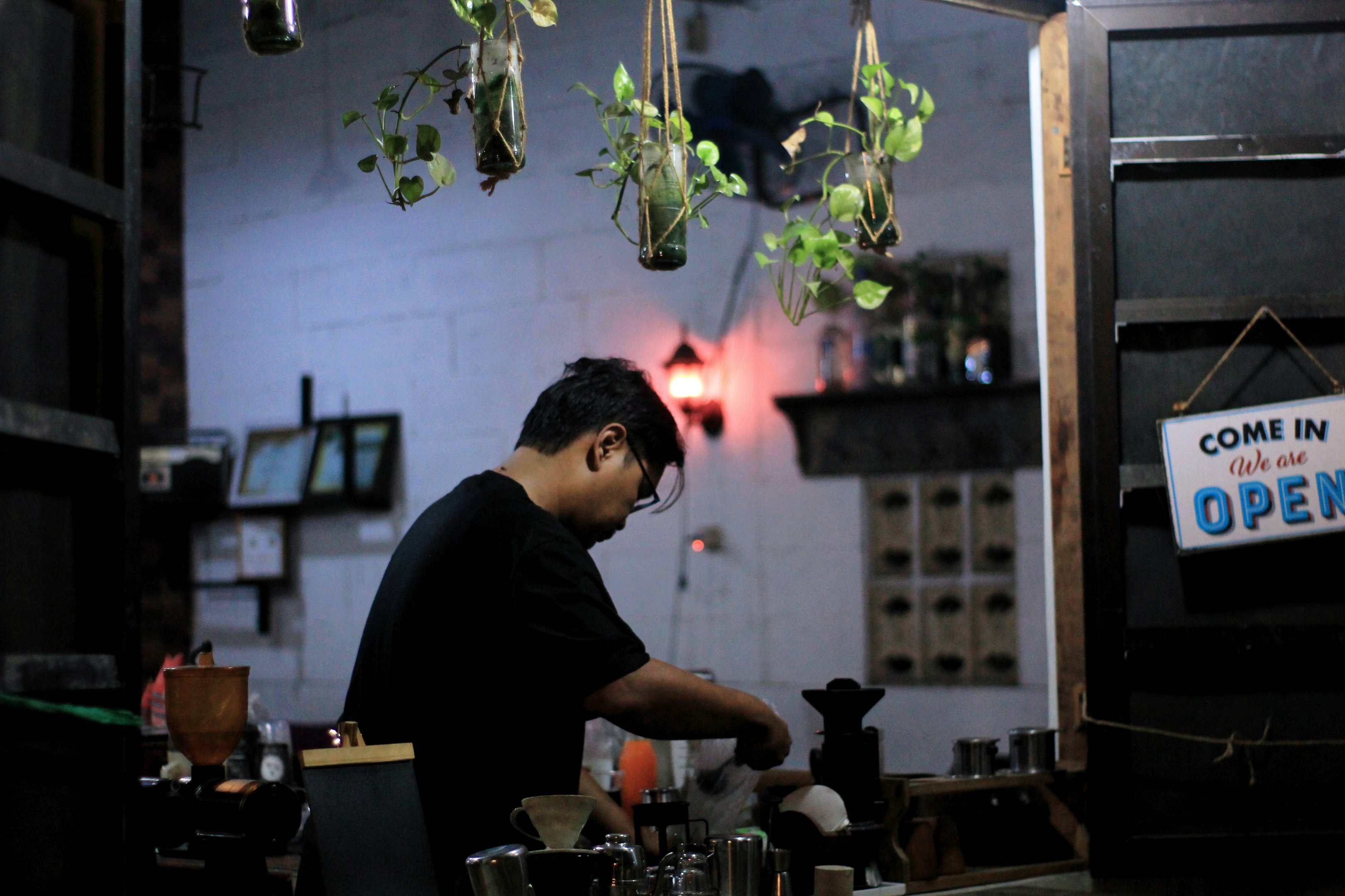 kedai kopi lampu kota