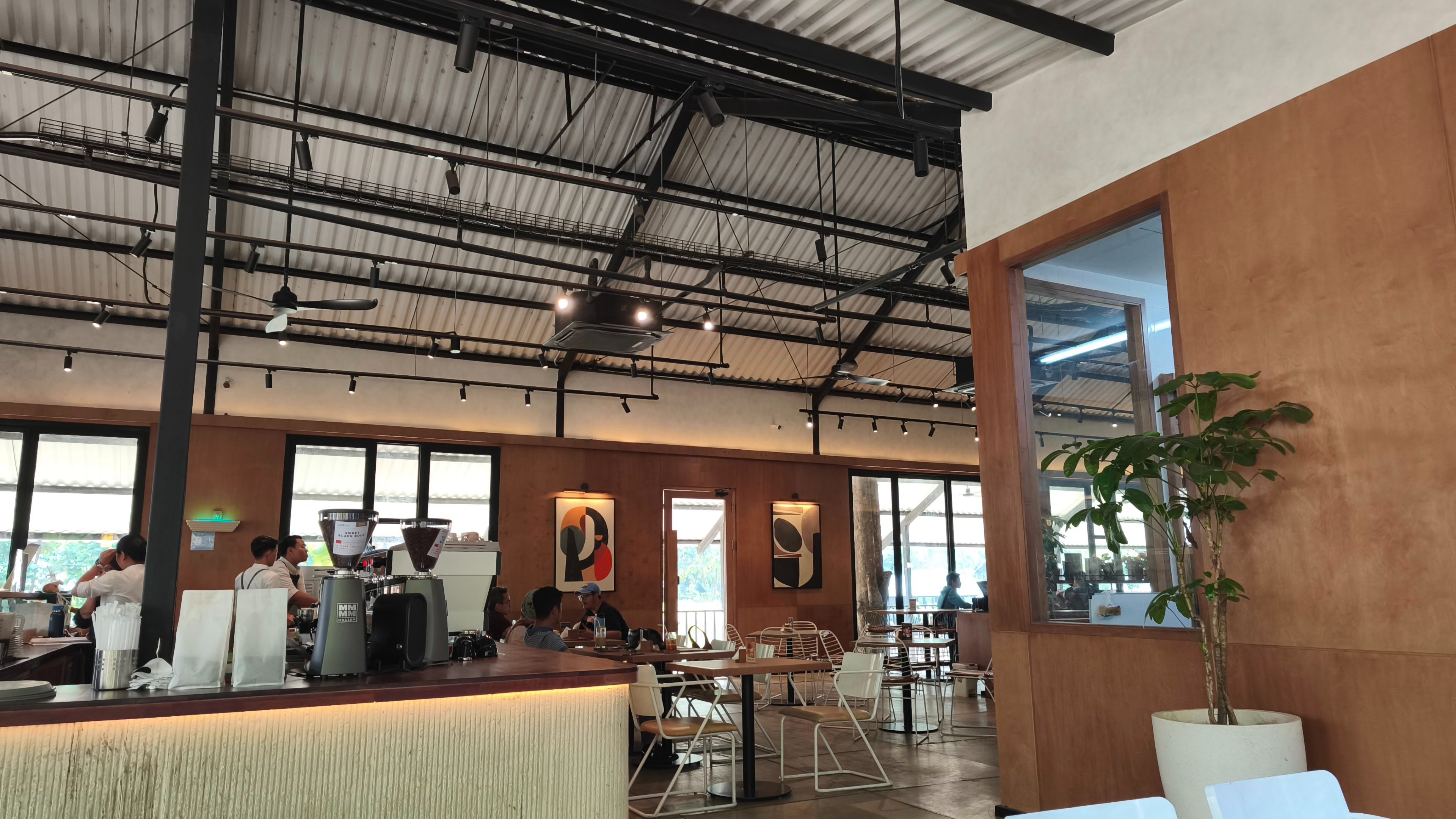 NOB Coffee & Eatery, Barnyard Kemang
