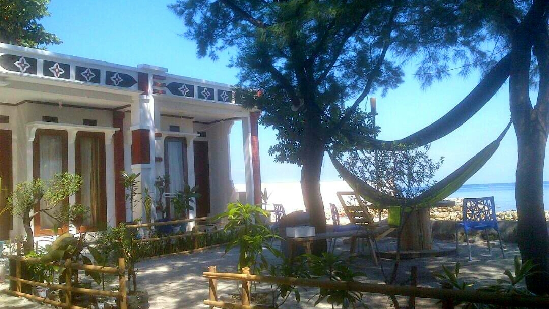 CHARLIE HOMESTAY 