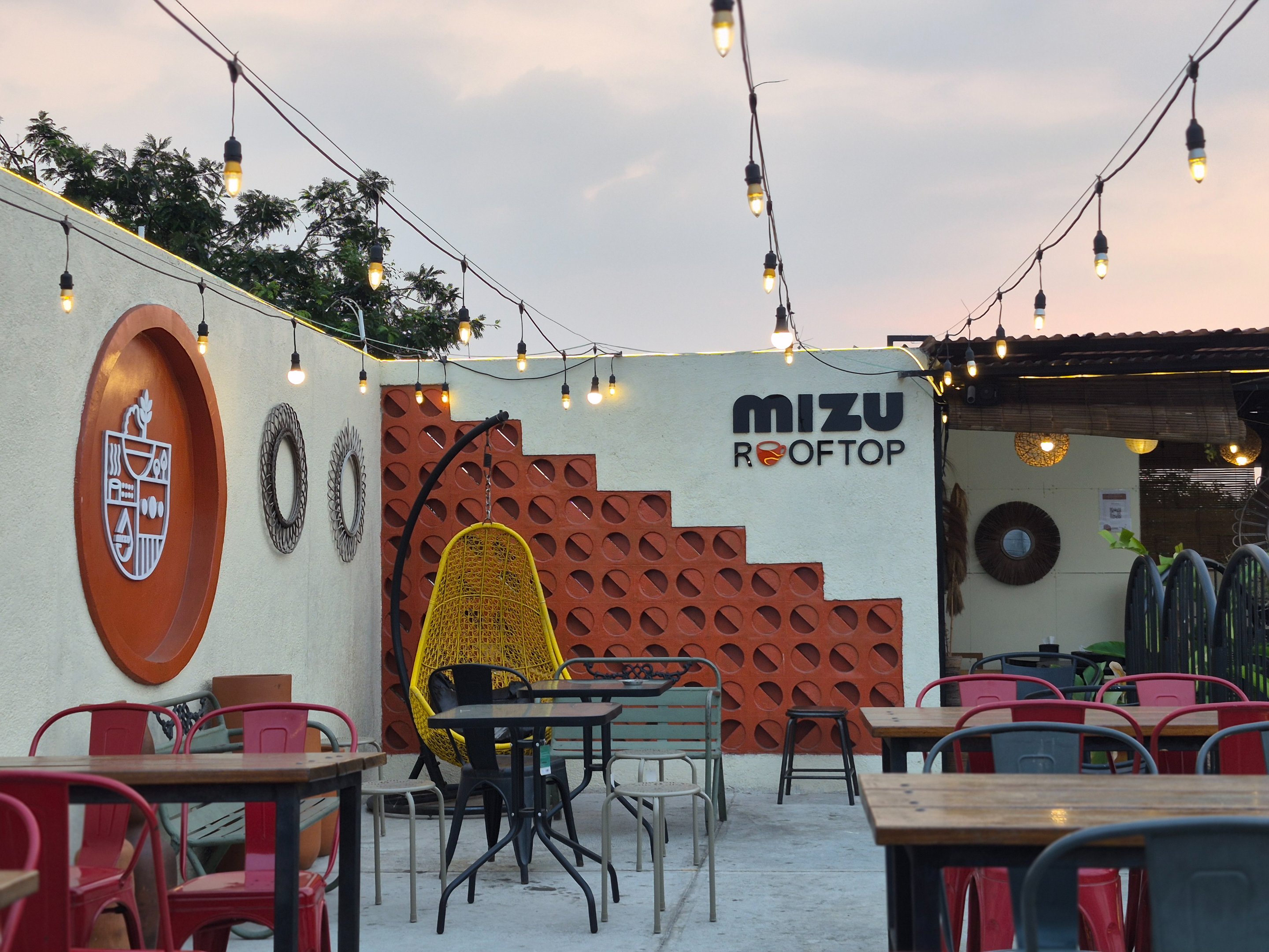 Mizu Rooftop cafe & Water Refill