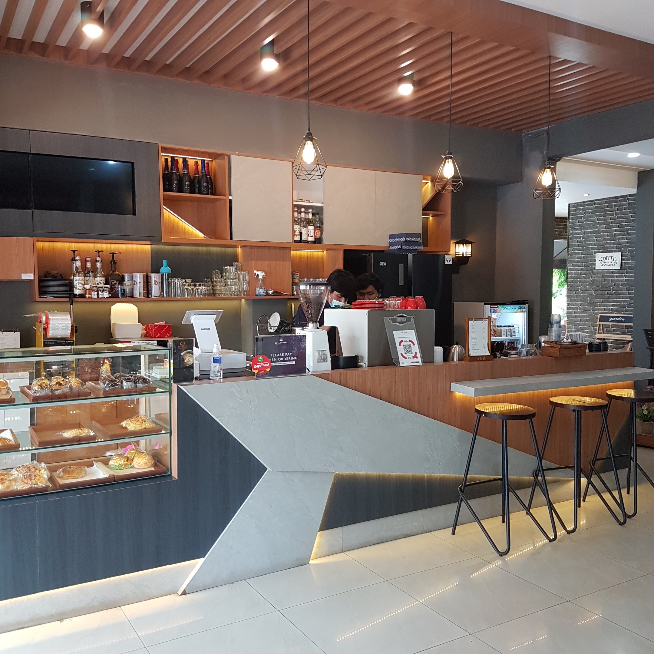 Happy Twin Coffee & Eatery