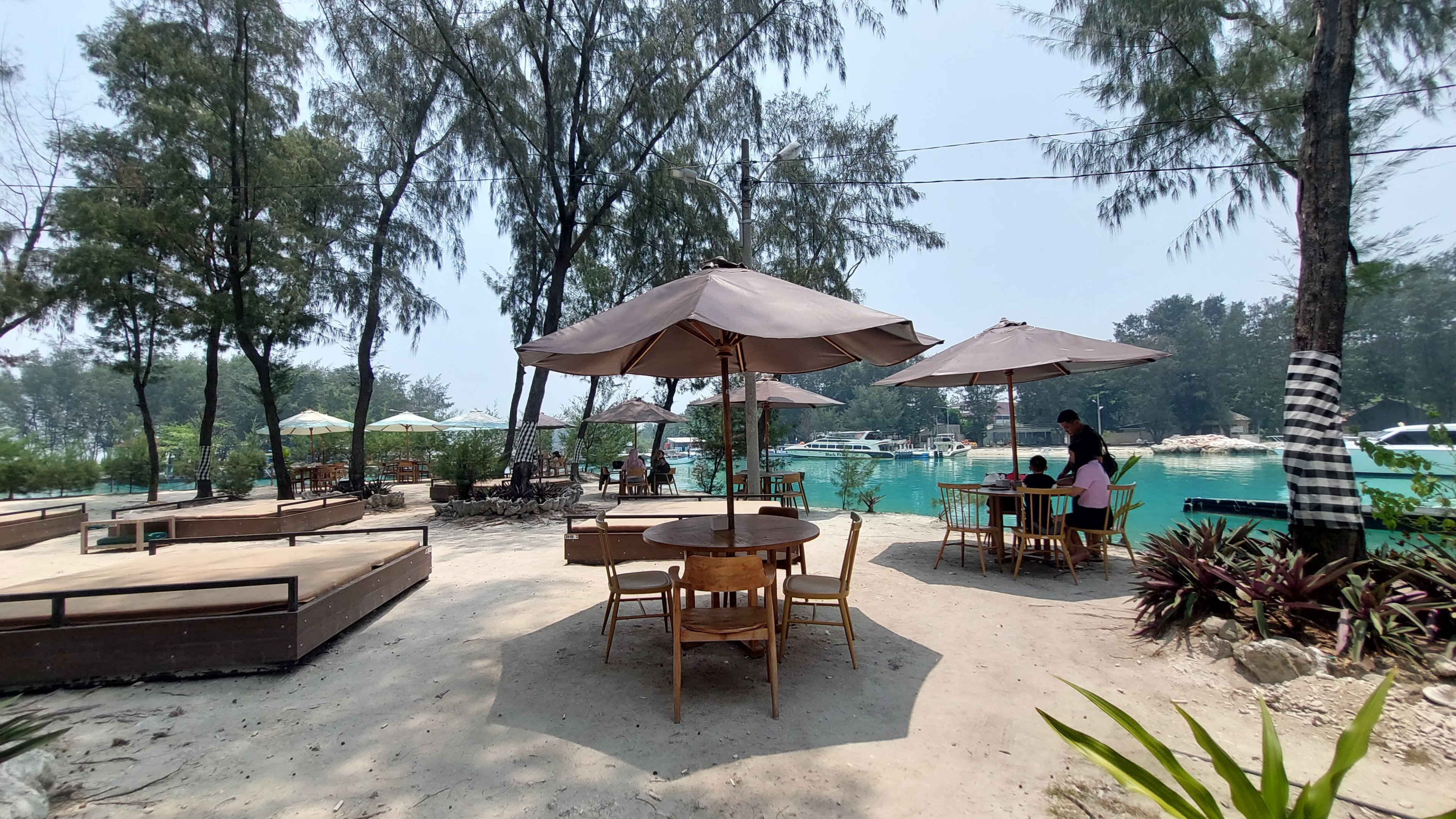 Asha Bar & Resto