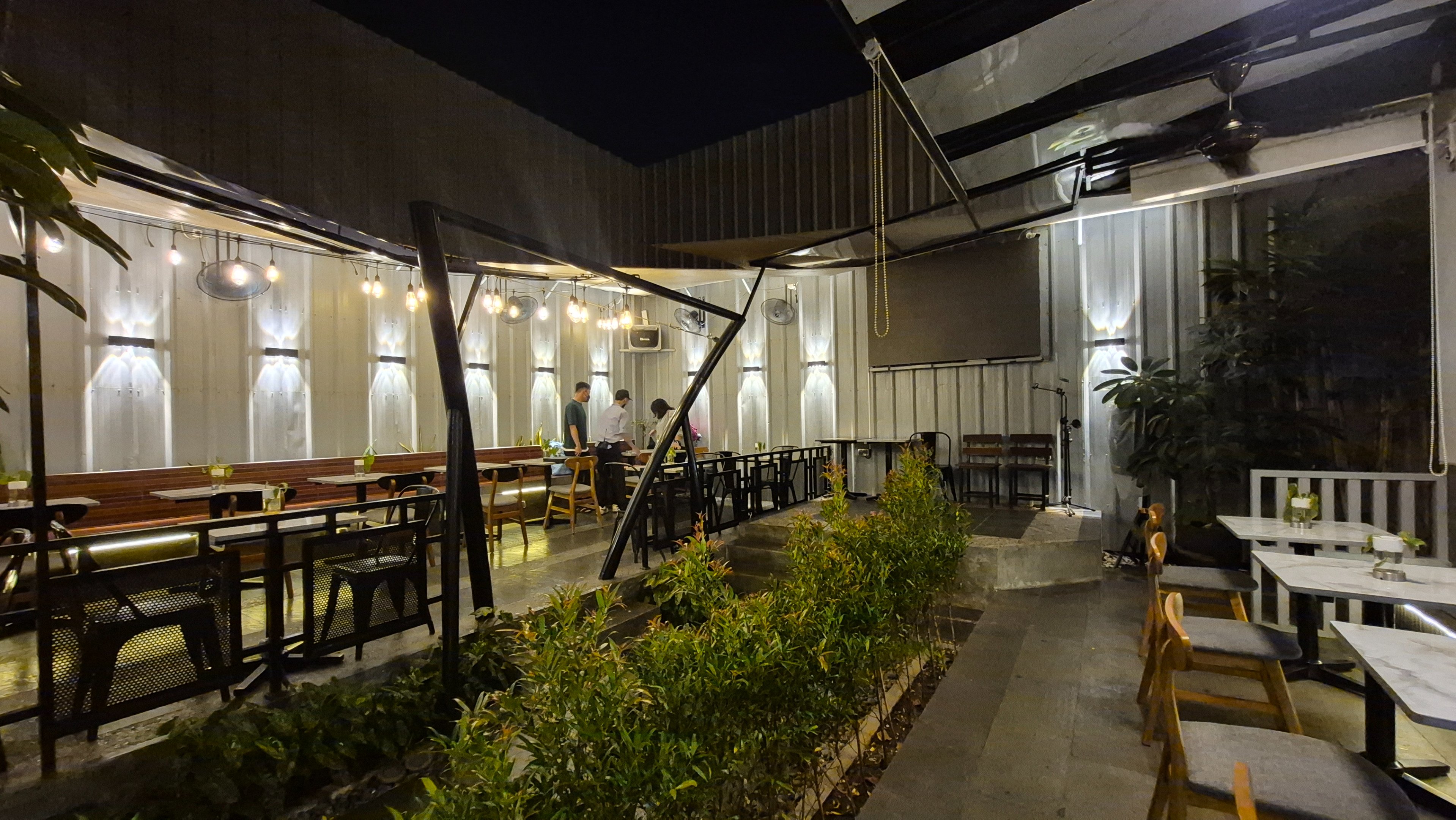 KoffieQue Coffee & Eatery