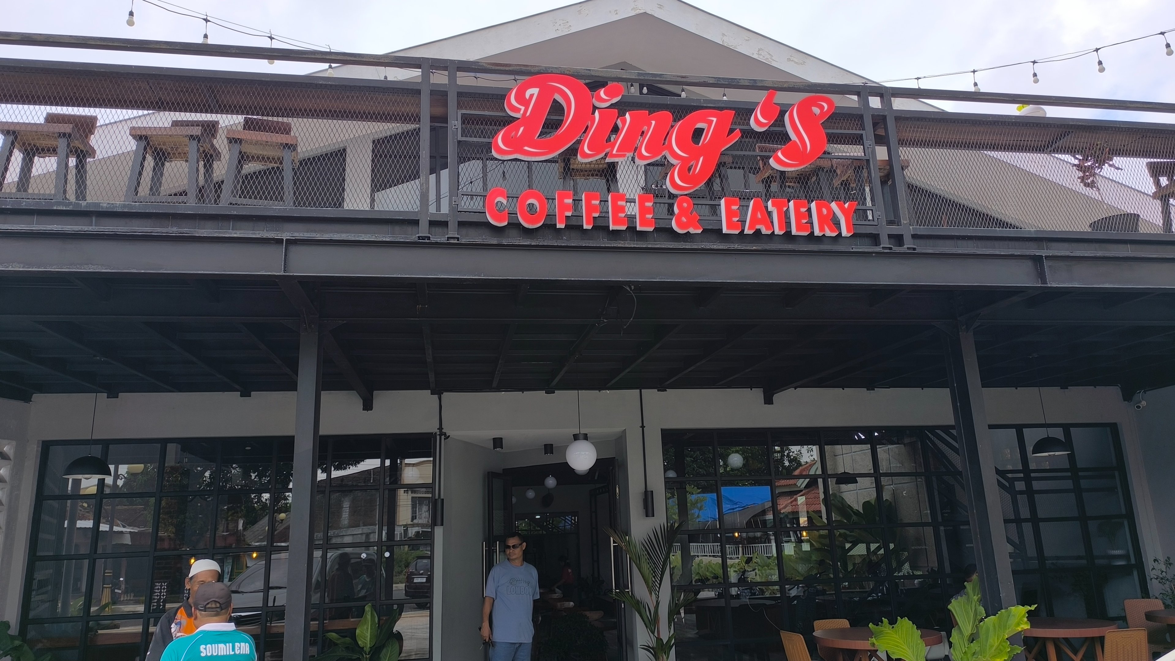 Ding's Coffee & Eatery