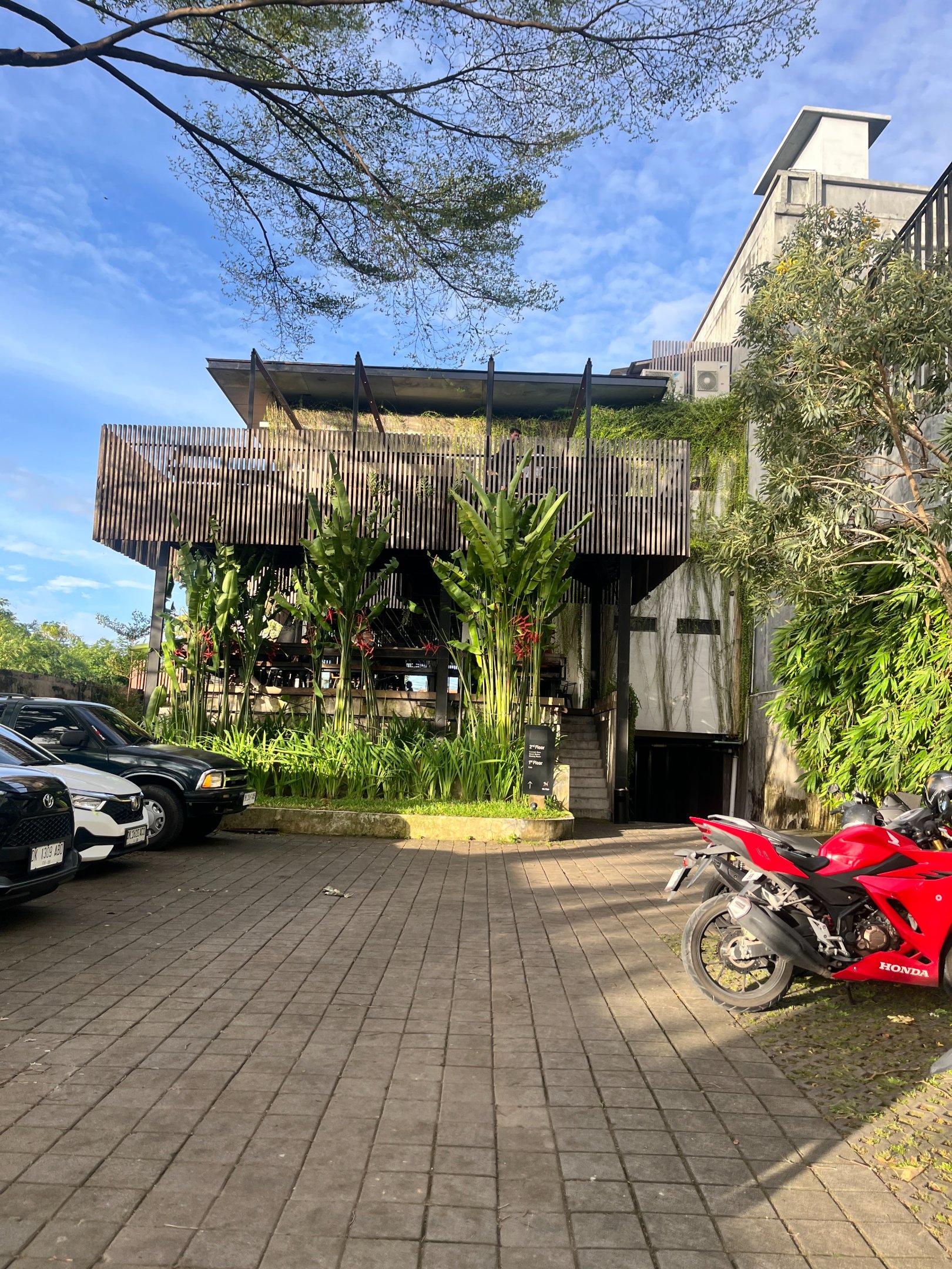 9-11 Cafe