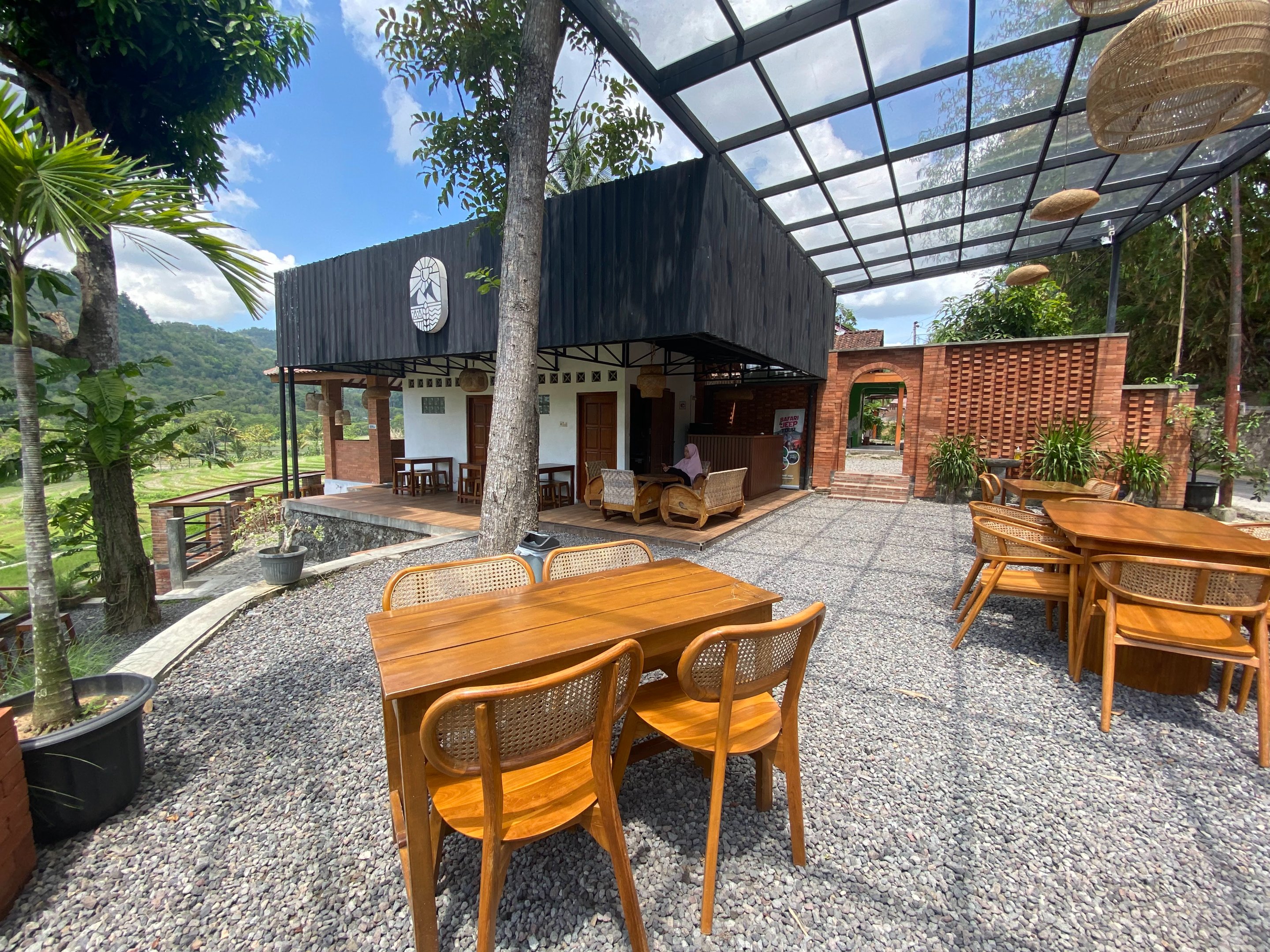 Marron Cafe
