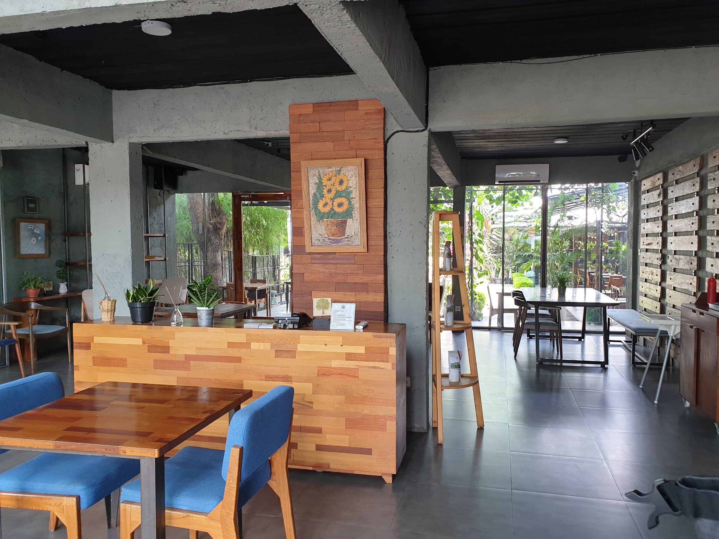 Ekologi Desk & Coffee