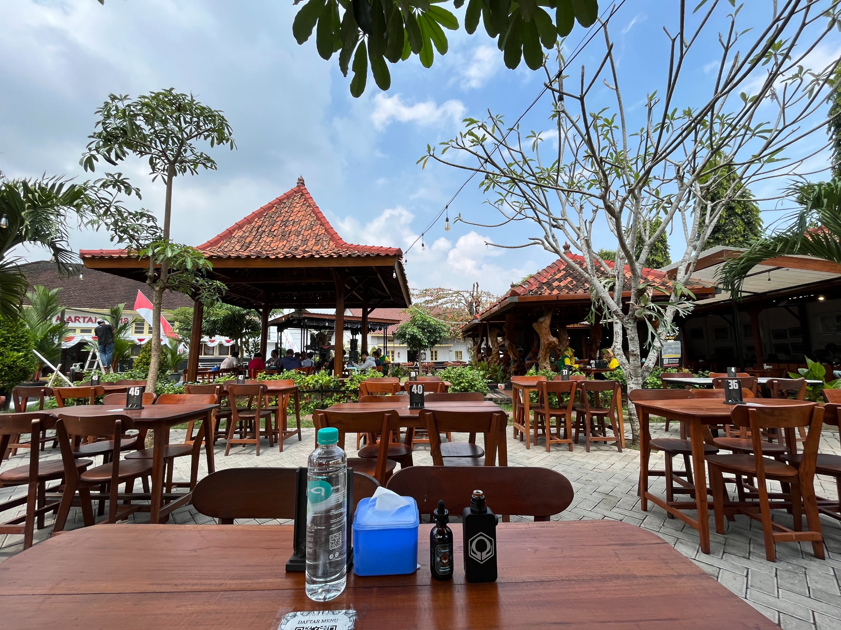 Taru Martani Coffee & Resto 1918
