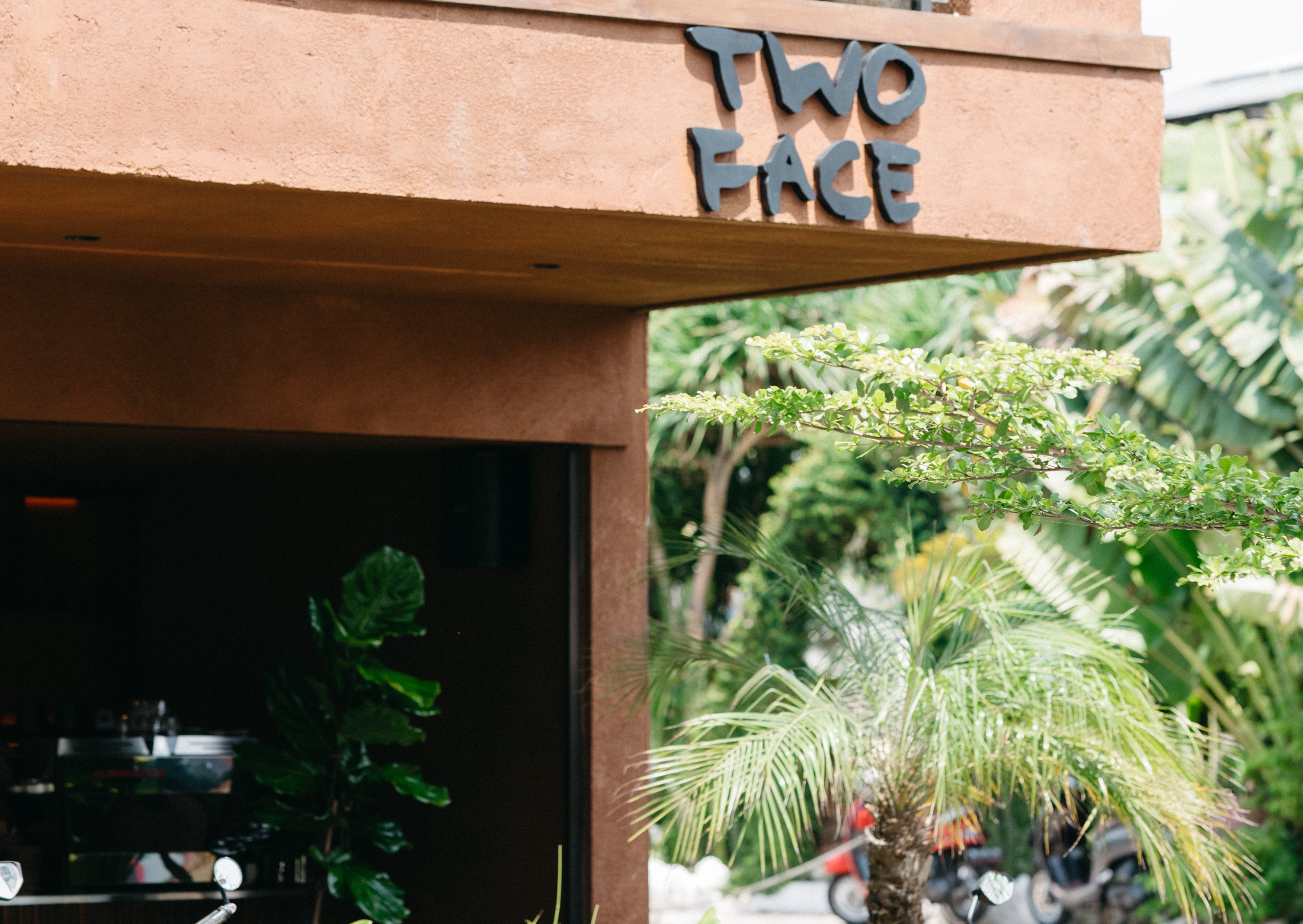 Two Face / Coffee & Brunch [Canggu]