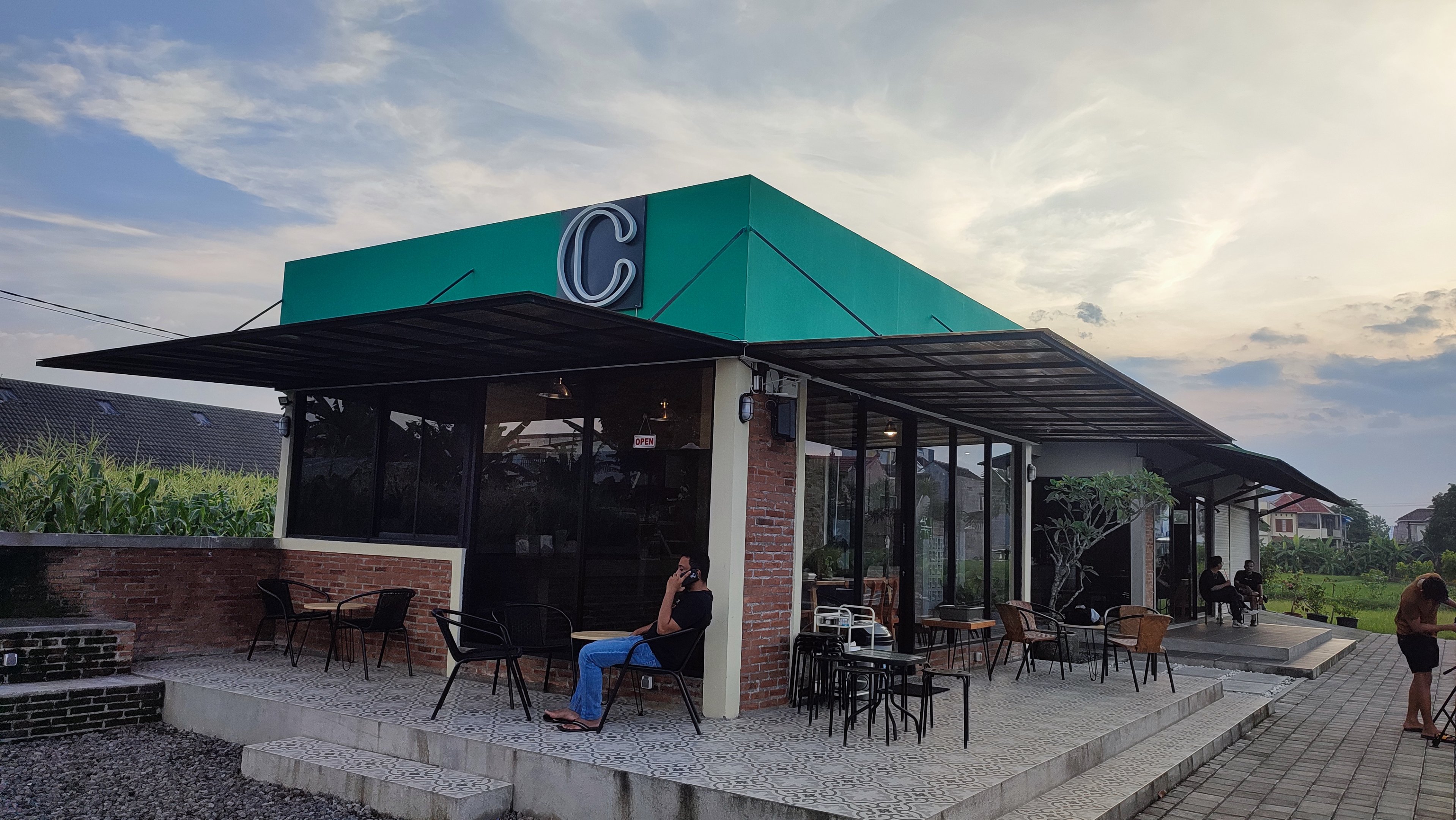 Carani Coffee & Eatery