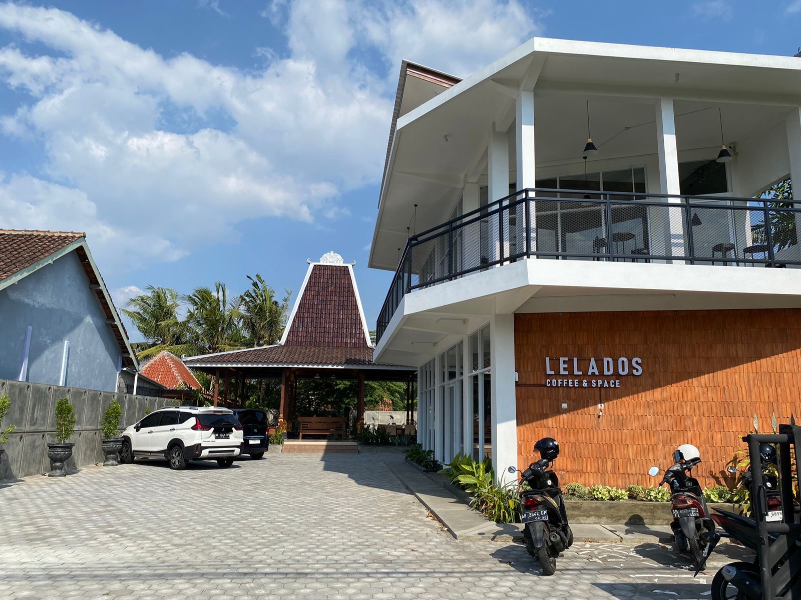 Lelados Coffee & Space