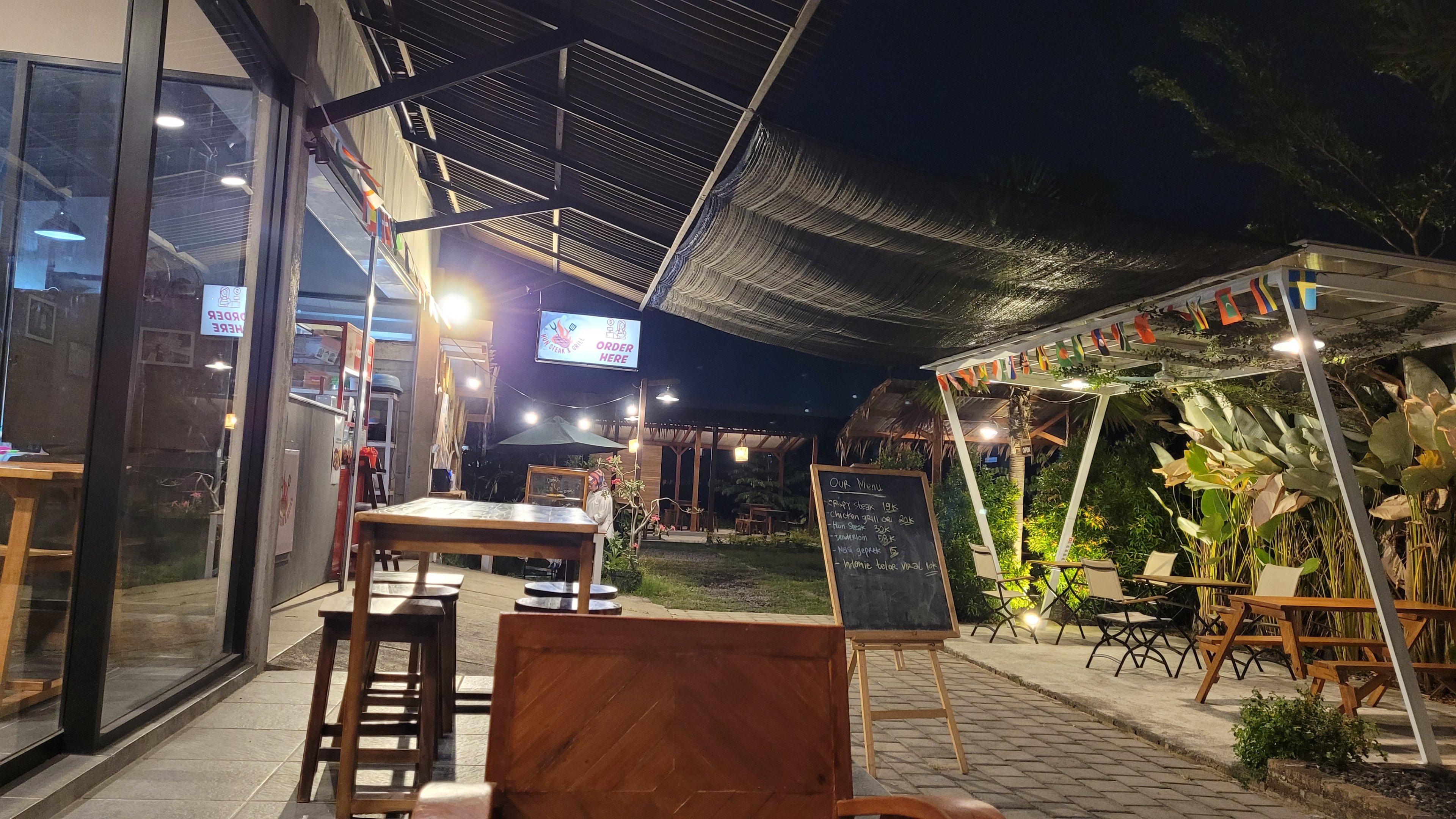 Carani Coffee & Eatery