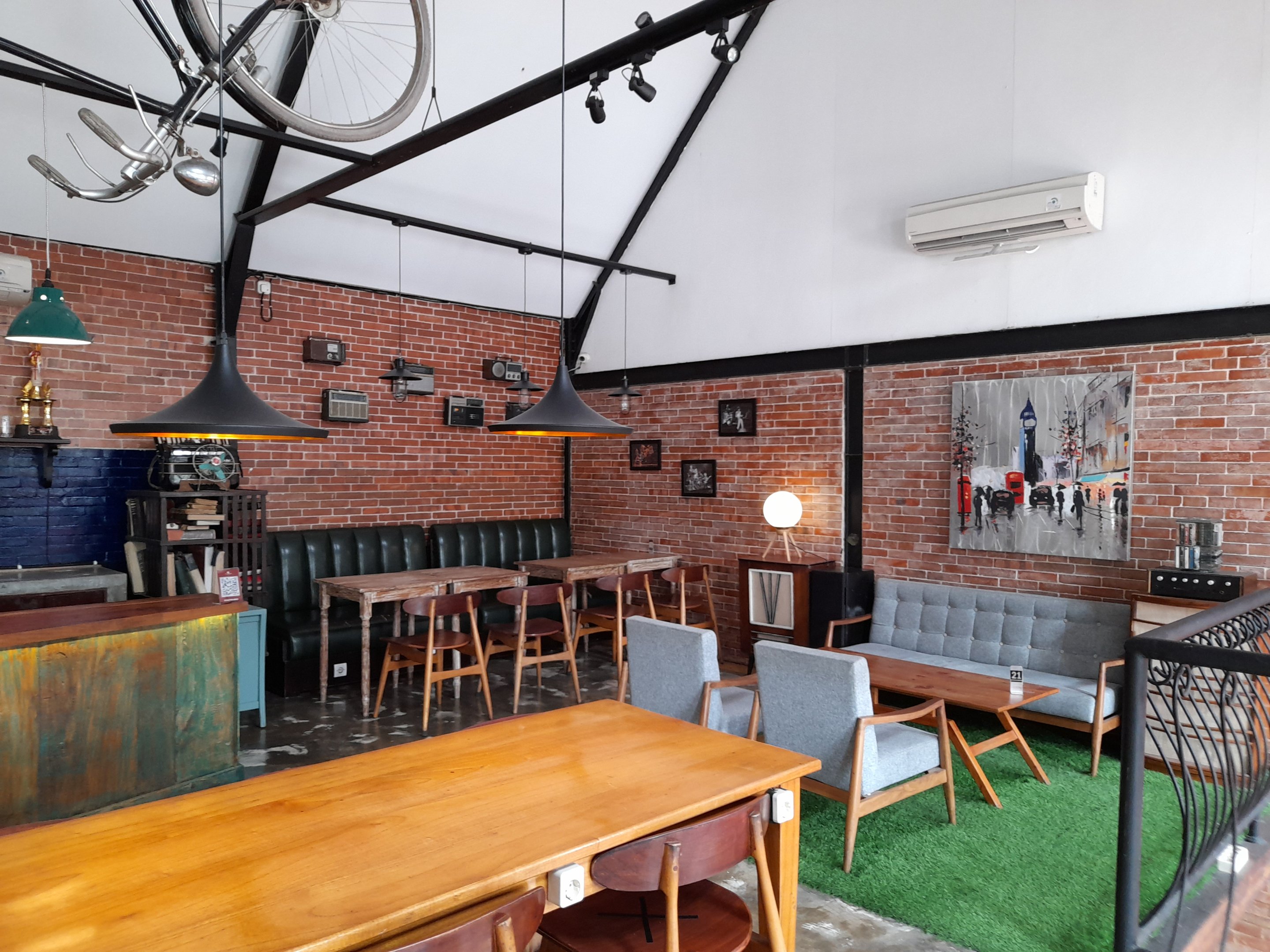 Cafe Brick