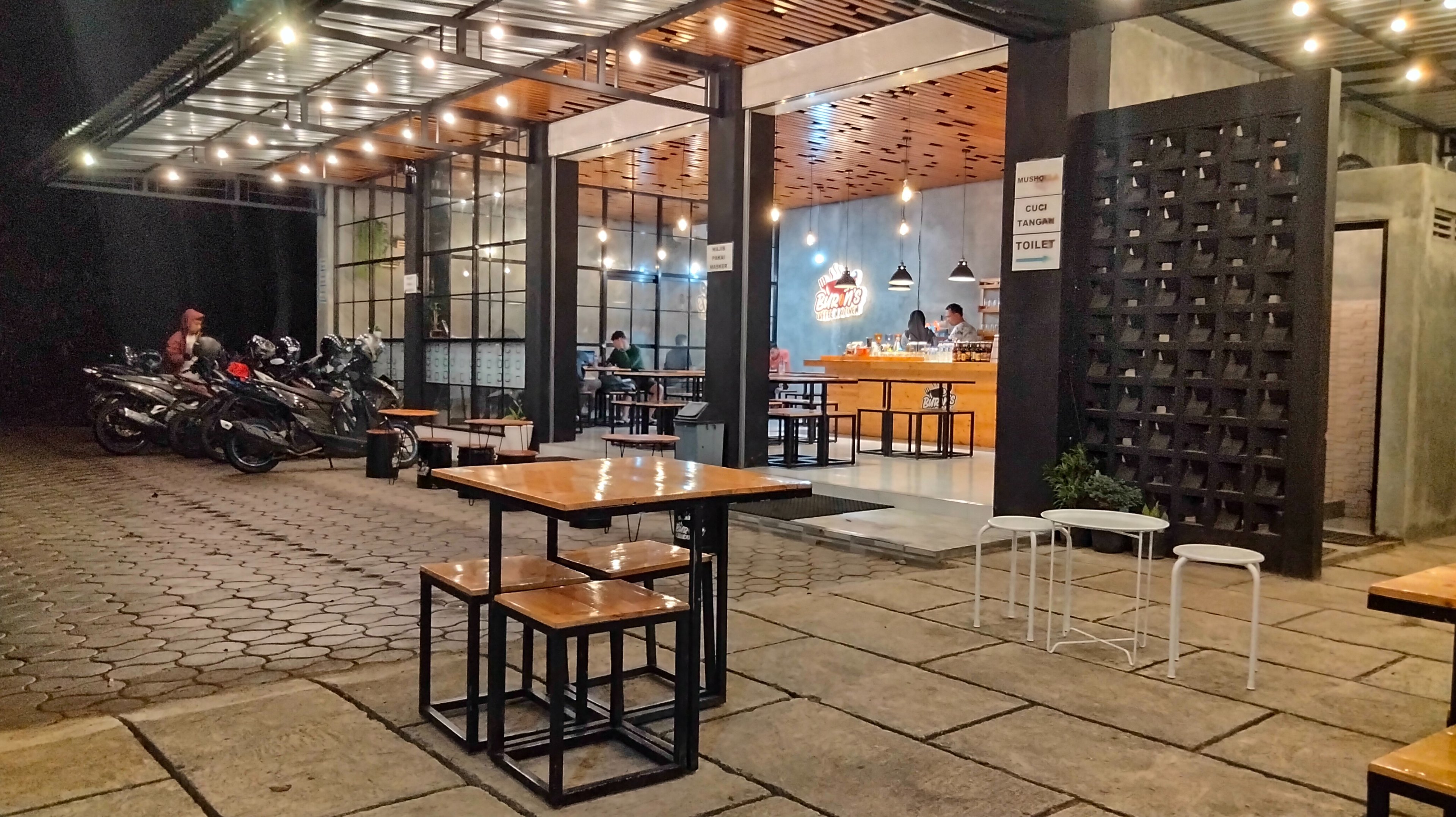 BURON'S Coffee & Kitchen