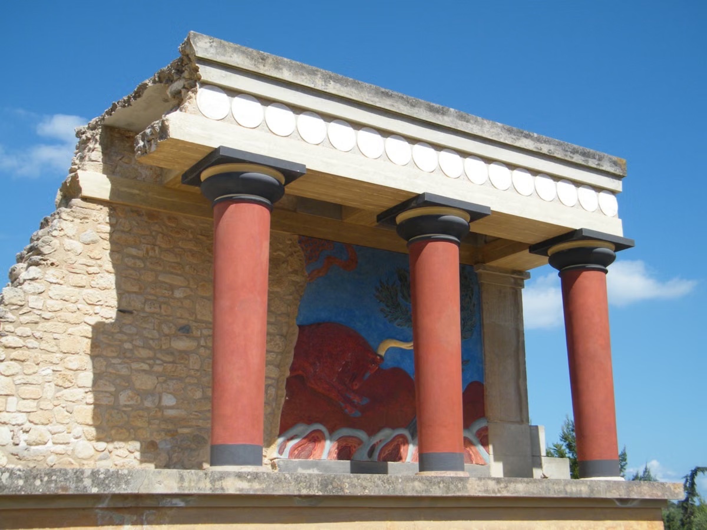 The red columns of the Palace of Knossos