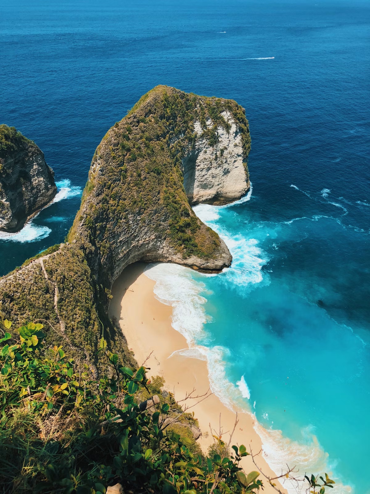 Kelingking Beach and its dramatic headland on Nusa Penida